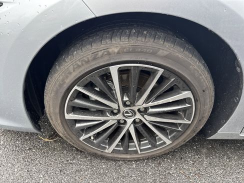 Used 2024 Lexus ES 300h w/ Premium Package image 6