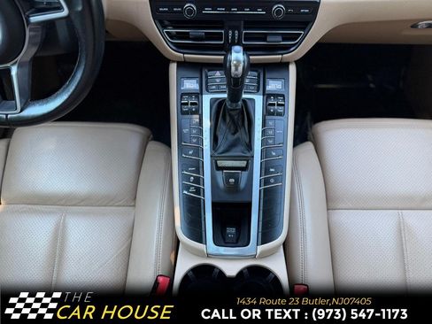 Used 2020 Porsche Macan AWD/4WD image 27