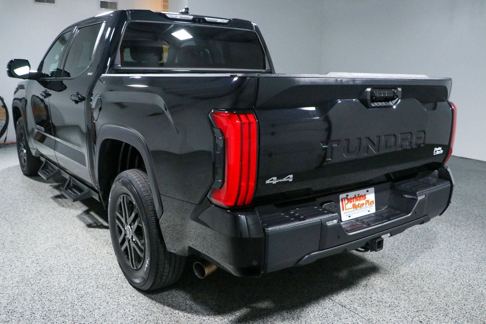 Used 2023 Toyota Tundra SR5 w/ Advanced Technology Package AWD/4WD image 9