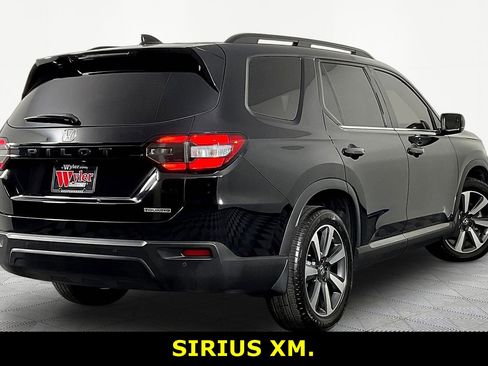 Used 2025 Honda Pilot Touring image 6