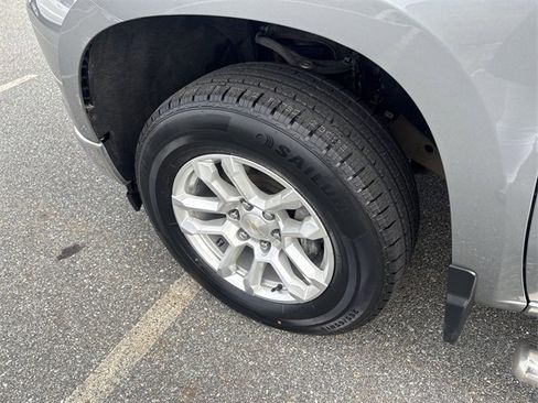 Used 2024 Chevrolet Silverado 1500 LT image 34