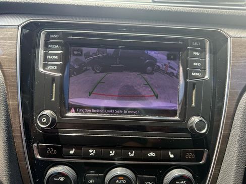 Used 2017 Volkswagen Passat 1.8T SE FWD image 20