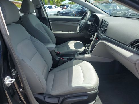 Used 2017 Hyundai Elantra SE image 35