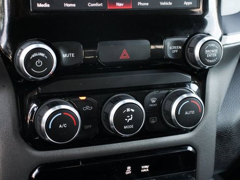 Used 2022 RAM 1500 Big Horn AWD/4WD image 29