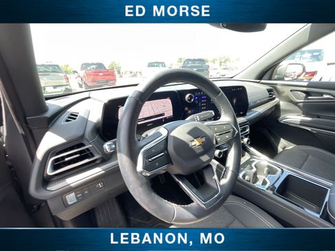Used 2025 Chevrolet Traverse LT FWD image 10