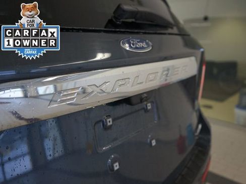 Certified 2023 Ford Explorer XLT w/ Class IV Trailer Tow Package image 13