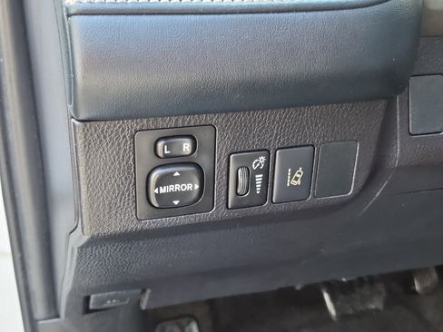 Used 2018 Toyota RAV4 XLE w/ Plus Extra Value Package image 21