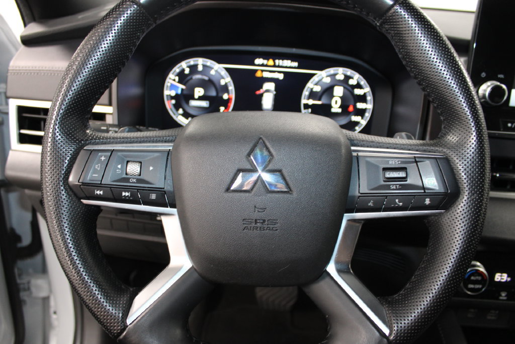 Used 2023 Mitsubishi Outlander SE Black Edition AWD/4WD image 33
