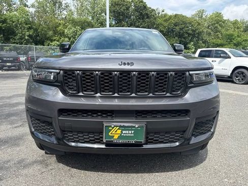Used 2023 Jeep Grand Cherokee L Laredo AWD/4WD image 2