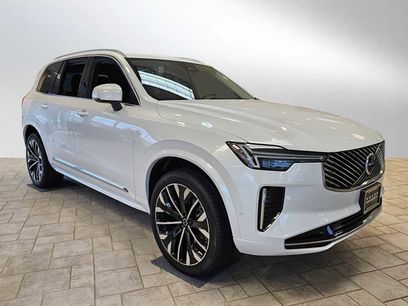 New 2025 Volvo XC90 B5 Plus w/ Protection Package Premier