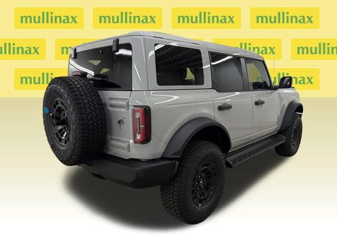 New 2026 Ford Bronco Outer Banks w/ Sasquatch Package AWD/4WD image 3
