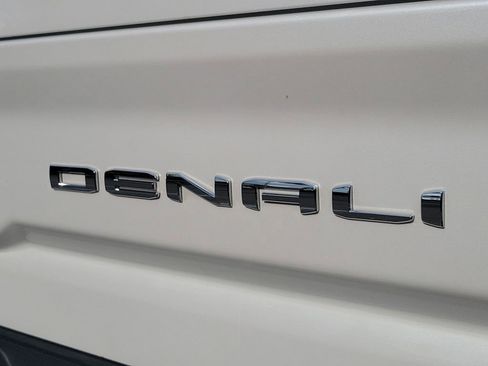 Certified 2024 GMC Sierra 2500 Denali w/ Denali Reserve Package AWD/4WD image 18