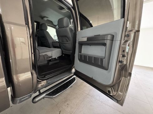 Used 2015 Ford F250 XLT w/ FX4 Off-Road Package AWD/4WD image 21
