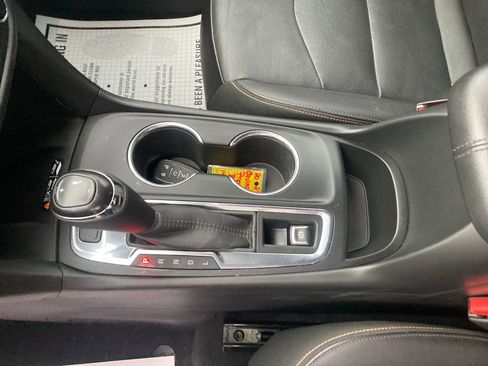 Used 2021 Chevrolet Equinox Premier image 37