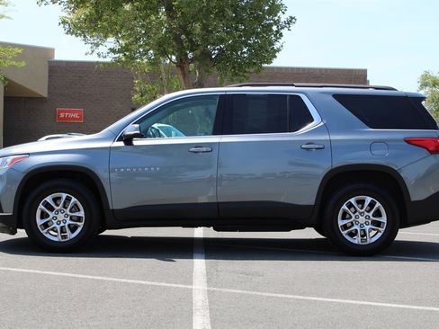 Used 2020 Chevrolet Traverse LT w/ Driver Confidence II Package AWD/4WD image 11