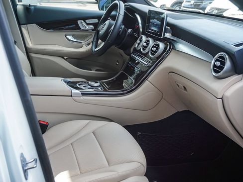 Used 2018 Mercedes-Benz GLC 300 4MATIC image 13