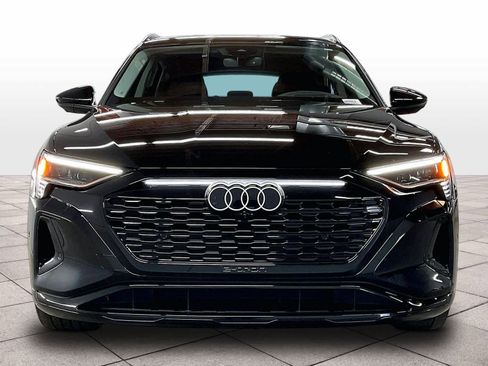 Used 2024 Audi Q8 e-tron Prestige w/ Prestige Package AWD/4WD image 3