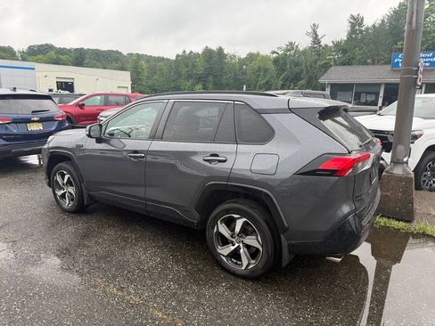 Used 2021 Toyota RAV4 SE w/ Weather & Moonroof Package AWD/4WD image 9