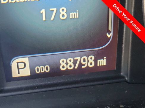 Used 2017 Toyota Sienna XLE w/ XLE Navigation Package FWD image 9
