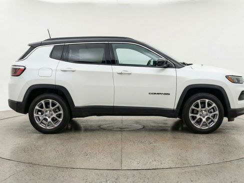 Used 2025 Jeep Compass Limited AWD/4WD image 8