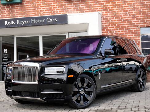 Used 2023 Rolls-Royce Cullinan AWD/4WD image 1