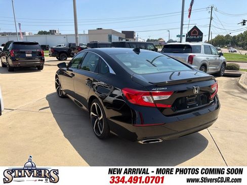 Used 2018 Honda Accord Sport image 8