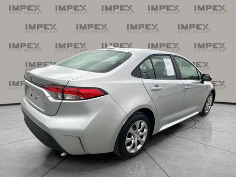 Used 2025 Toyota Corolla LE image 5