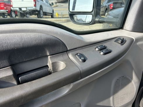 Used 2003 Ford F250 XL image 13