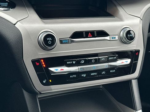 Used 2023 Ford Explorer XLT w/ Equipment Group 202A image 19