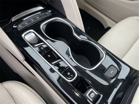 Certified 2021 Buick Envision Essence w/ Technology Package I image 20