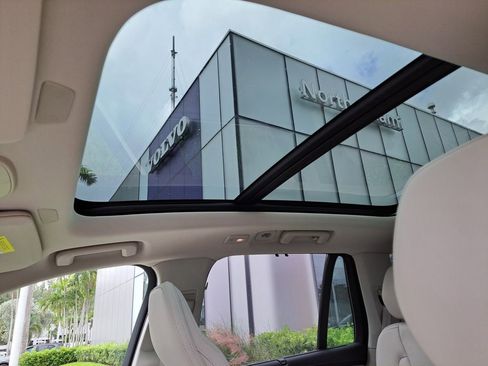 New 2026 Volvo XC90 T8 Ultra w/ Protection Package Premier image 5