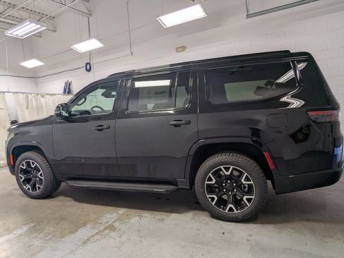 New 2025 Jeep Wagoneer Series II image 8