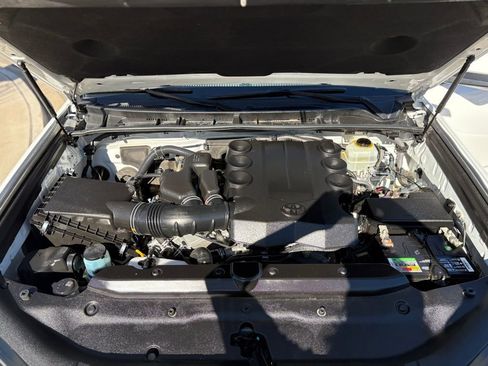 Used 2015 Toyota 4Runner SR5 image 27