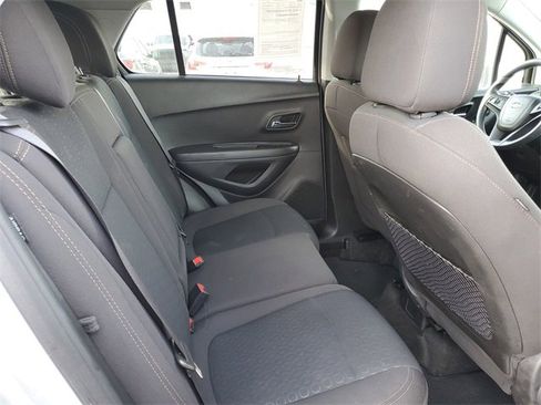 Certified 2020 Chevrolet Trax LS w/ Tint and Cruise Package image 24