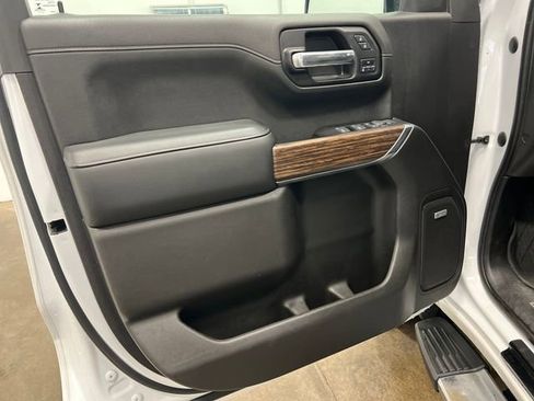 Used 2019 Chevrolet Silverado 1500 High Country image 10