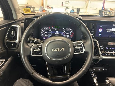 Certified 2023 Kia Sorento SX AWD/4WD image 15