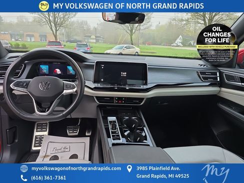 Used 2025 Volkswagen Atlas Cross Sport SEL Premium R-Line image 13