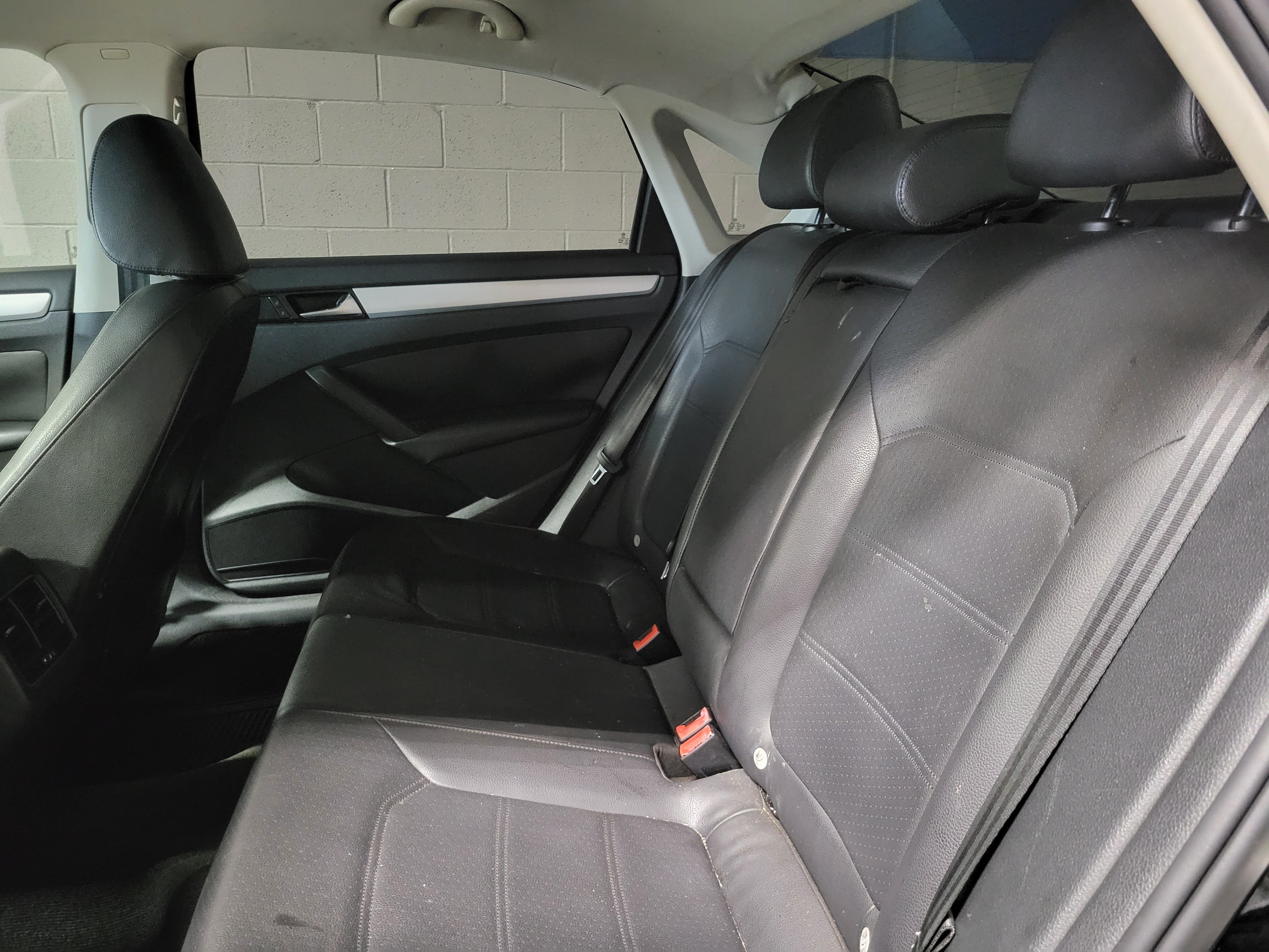 Used 2013 Volkswagen Passat 2.5 SE FWD image 16