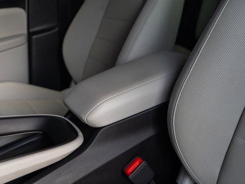 Used 2024 Porsche Macan 4 Electric image 27