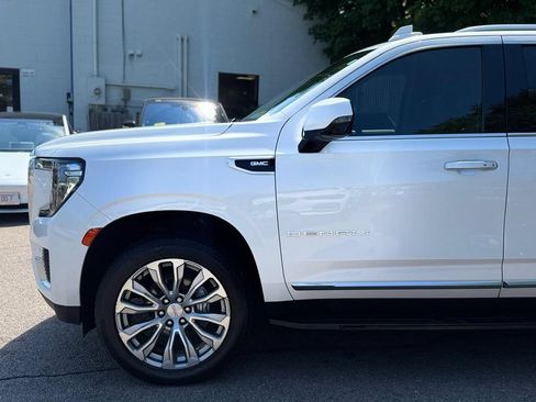 Used 2021 GMC Yukon XL Denali AWD/4WD image 10