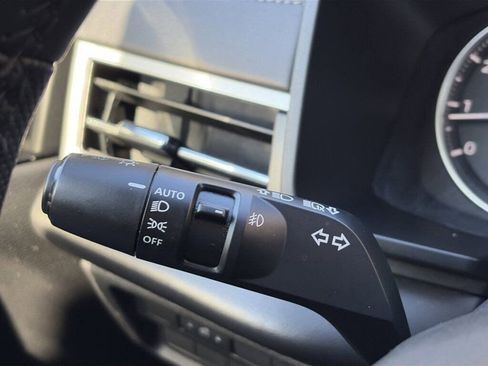 Used 2024 Mitsubishi Outlander SE image 19