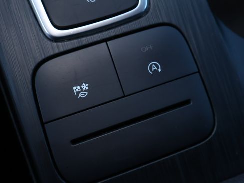 Used 2025 Ford Escape Active FWD image 19