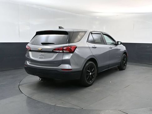 Used 2023 Chevrolet Equinox LS w/ LS Convenience Package AWD/4WD image 5