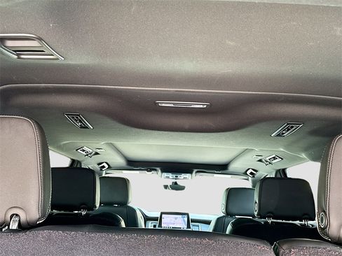 Used 2021 Chevrolet Suburban Premier w/ Premium Package image 29