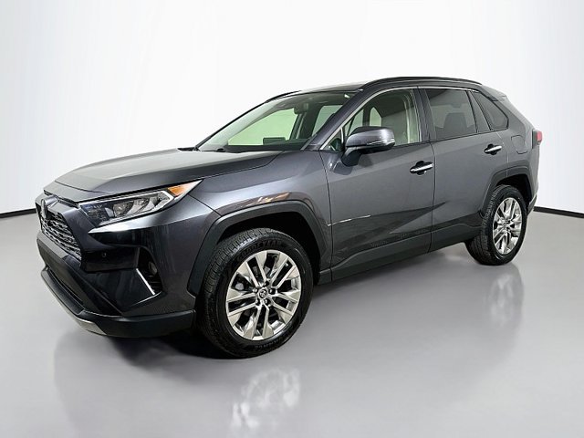 Used 2020 Toyota RAV4 Limited AWD/4WD image 3