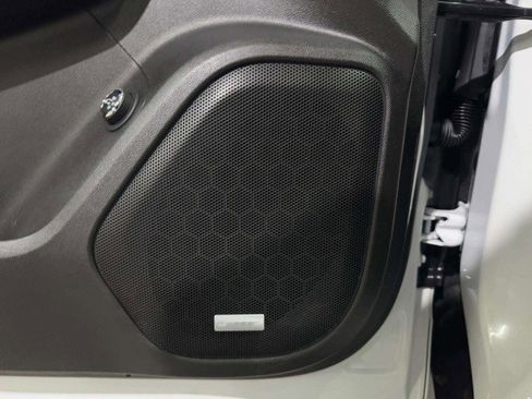 Used 2021 GMC Acadia Denali w/ Denali Technology Package image 25