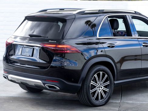 Used 2025 Mercedes-Benz GLE 350 4MATIC image 11