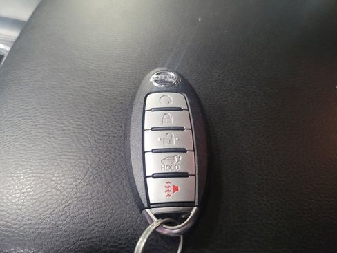 Used 2019 Nissan Pathfinder SL w/ Cargo Package image 32