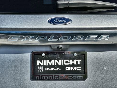 Used 2020 Ford Explorer Platinum w/ Premium Technology Package image 32