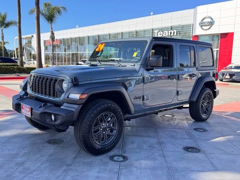Used 2024 Jeep Wrangler Sport S image 4